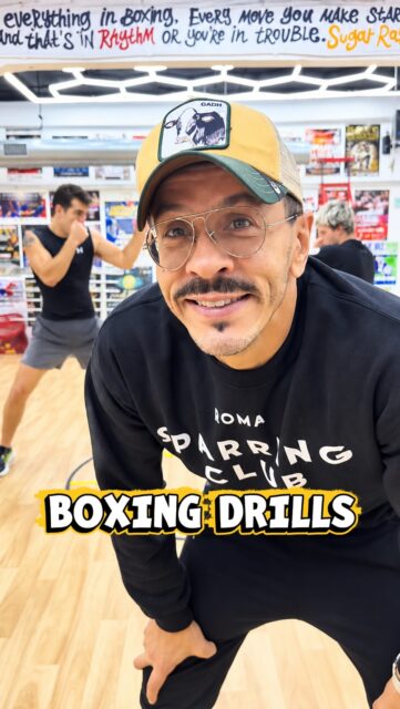 🥊 BOXING DRILLS A RITMO LATINO! 🎶🔥

Chi ha detto che il pugilato non si può allenare a ritmo di musica?

Gregorio & Riccardo, pugili Élite della BAT – Boxing Arcesi Team, ci mostrano alcuni fondamentali della boxe sulla scaletta circolare!

👣 Gioco di gambe
⚡ Rapidità e coordinazione
🥊 Equilibrio e tecnica
🎯 Ritmo, precisione e controllo

Perché nel pugilato tutto parte dai piedi!

E quando la tecnica incontra la musica latina… anche l’allenamento diventa spettacolo! 💃🥊

BOXING ARCESI TEAM – KB GYM
La tecnica si allena, il ritmo si sente!

#BoxingDrills #BoxingArcesiTeam #BAT #KBGym #BoxingTraining Footwork BoxingSkills Pugilato Boxe EliteBoxing LatinRhythm